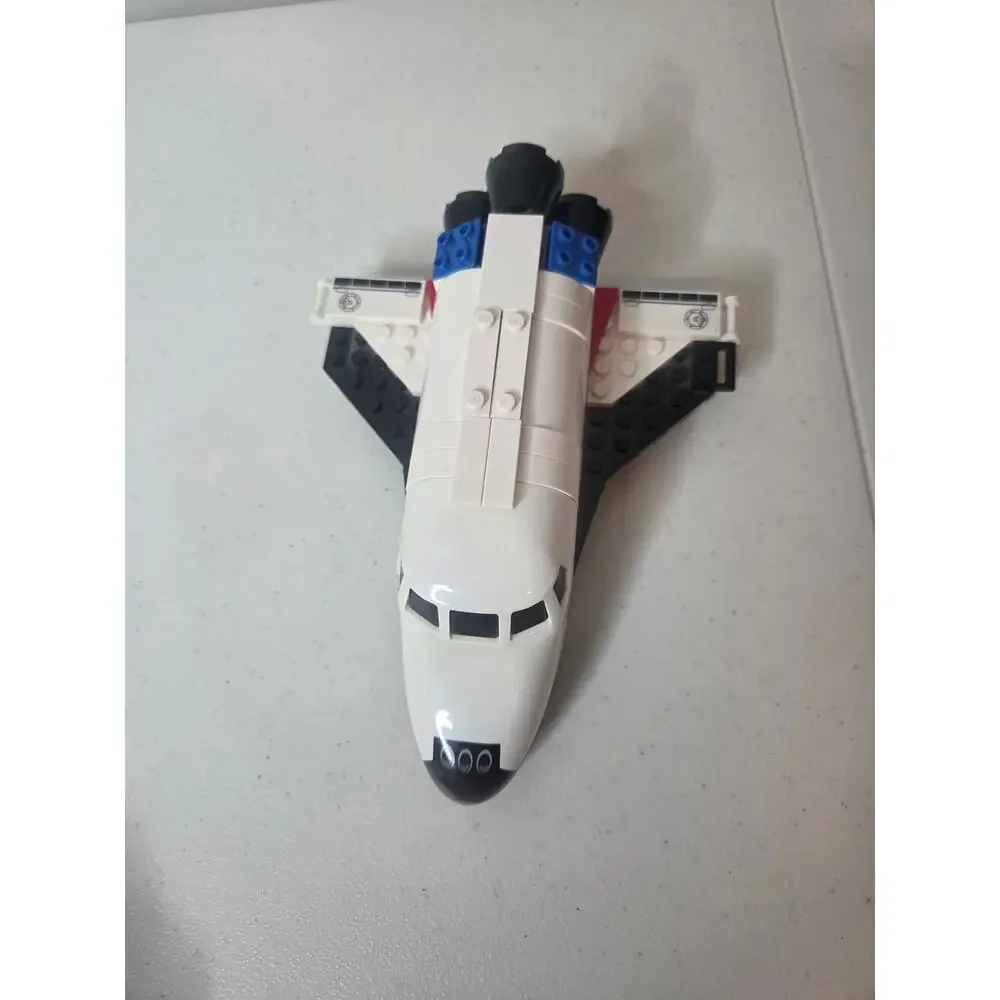 Lego City Utility Shuttle 60078 Retired Complete Set withInstructionsandMinifigs